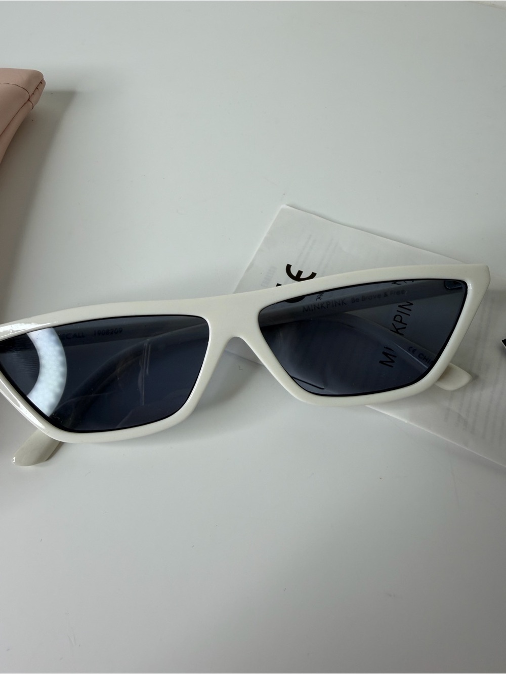 Minkpink White Cat Eye Sunglasses with Pink Pouch - Picture 5 of 10